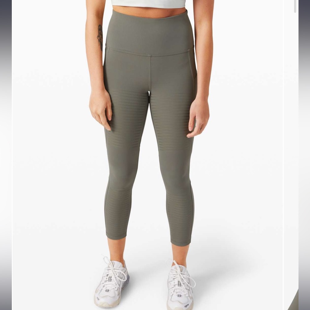 Lululemon Rogue Renegade Super High Rise Pant 25” - Picture 1 of 5